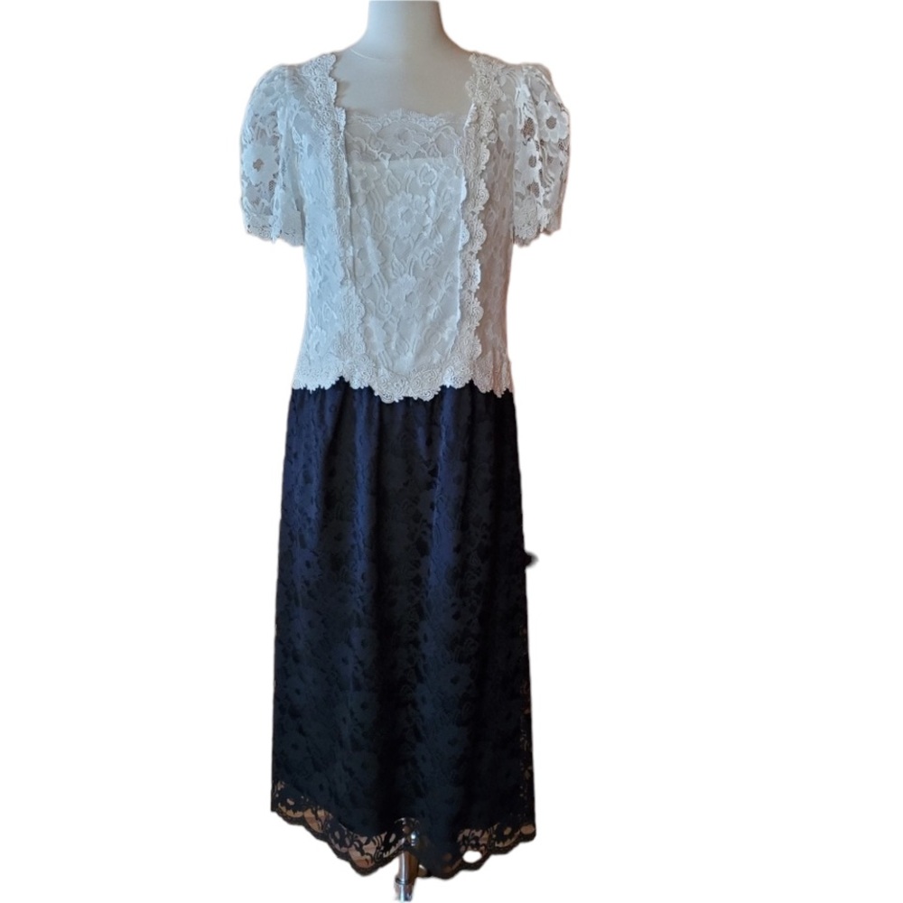 1980s Ricardo White & Black Lace Maxi Dress